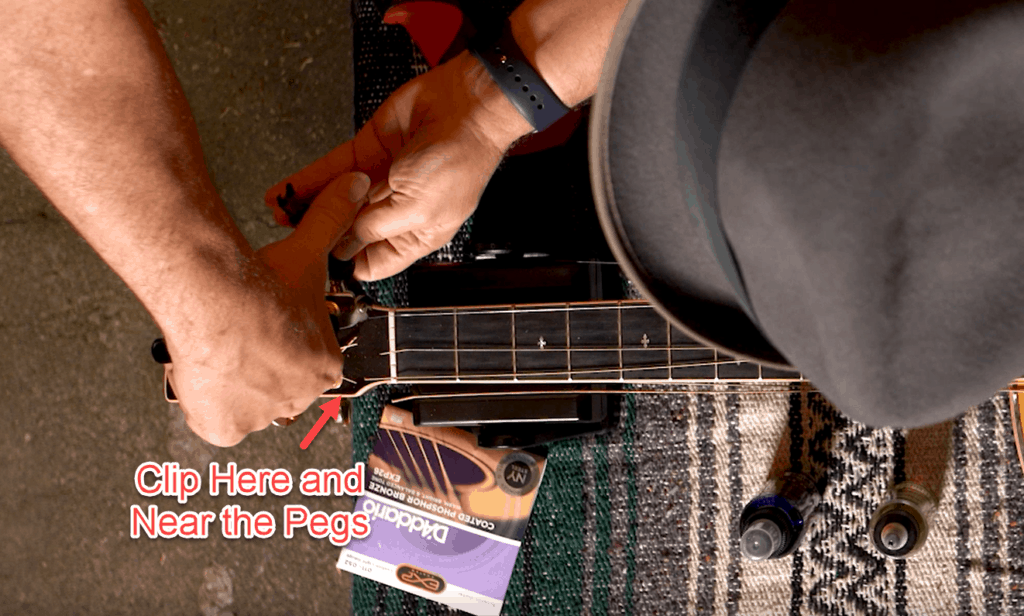 Change ACOUSTIC Guitar Strings (stepbystep) Real Guitar Lessons by